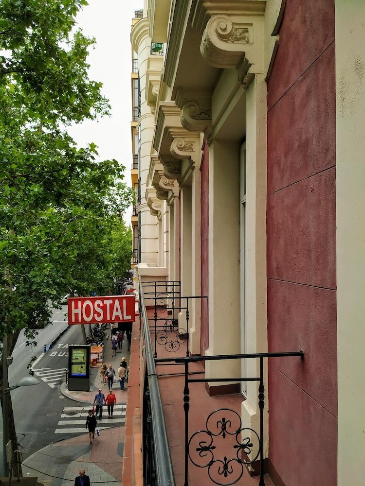 Hostal Abitum Madrid Exterior photo