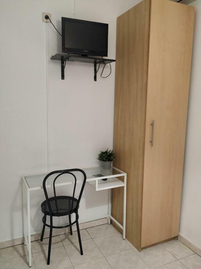Hostal Abitum Madrid Exterior photo