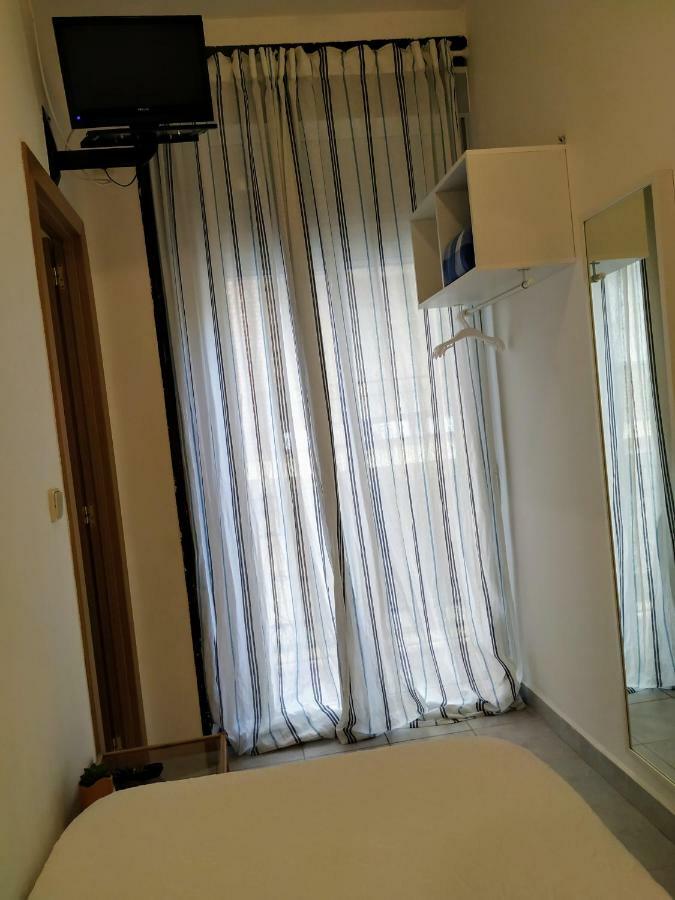 Hostal Abitum Madrid Exterior photo